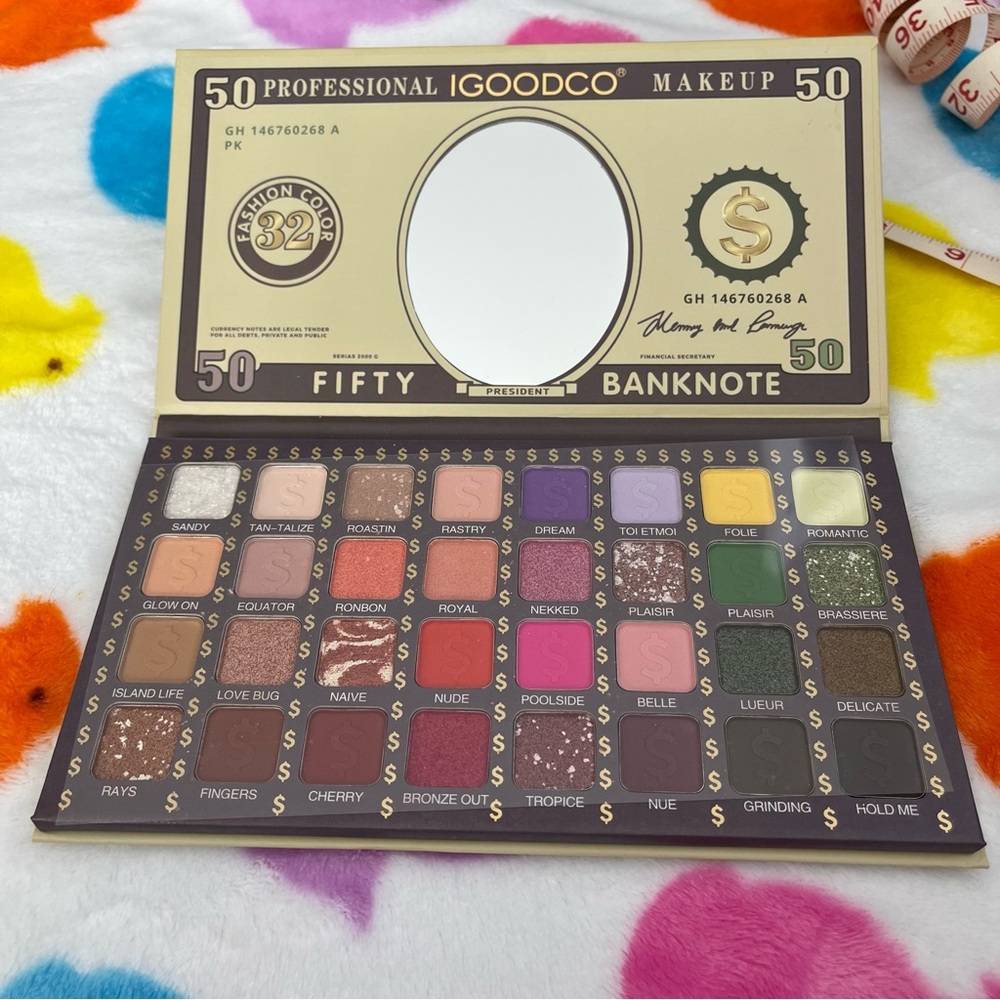 32 Color Teddy Bear Dollar Bill Eye Shadow Palette